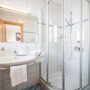 Pokój z łóżkiem king-size